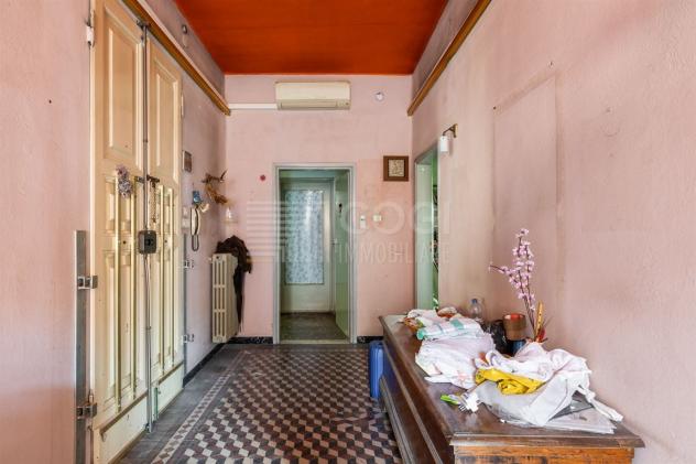 IMOLA - AMPIO APPARTAMENTO DA RISTRUTTURARE NEL CUORE DELLA CITTA' - Foto 4