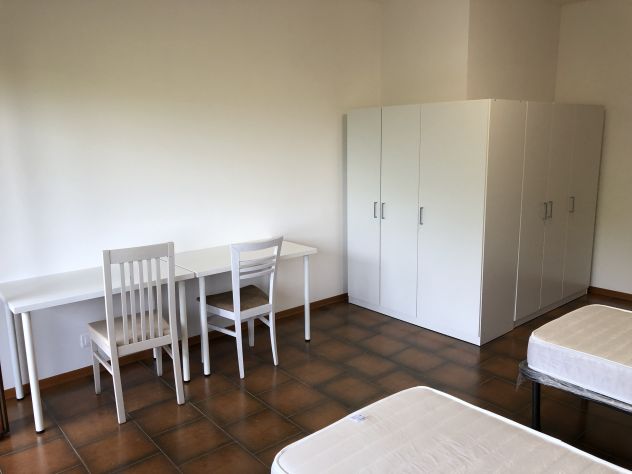 Camera doppia/ singola 2 posti letto , vicino scienze motorie zona ospedale - Foto 4