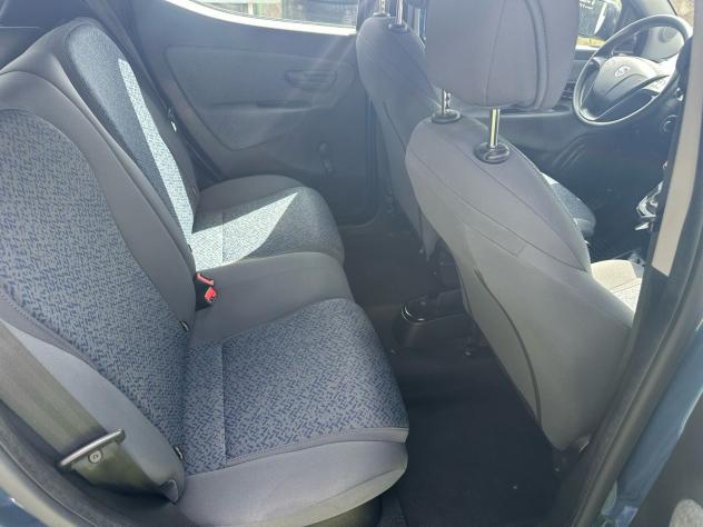 Lancia Ypsilon 1.0 FireFly 5 porte S&S Hybrid Silver - Foto 8