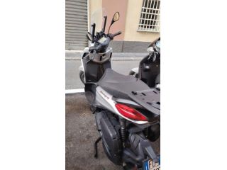 Scooter Beverly 400 immatricolato Aprile 2023