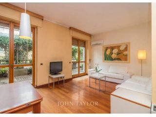 Appartamento di 130 m² con 5 locali in affitto a Milano