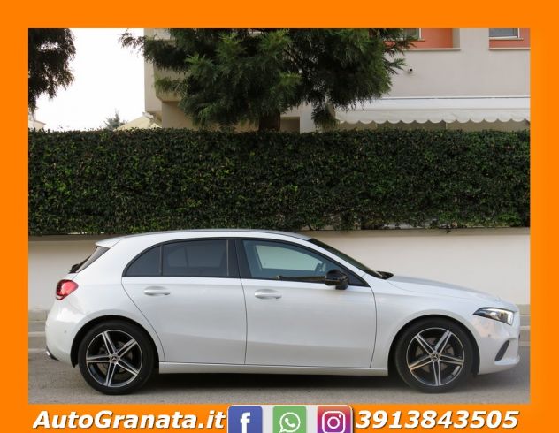 Mercedes A 180 d Automatic SPORT CERCHI 18+NAVI+RETROC. - Foto 9