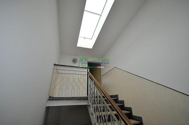 Rif. 9691 - Soluzione indipendente con ampio Terrazzo + Comm.le - Foto 4