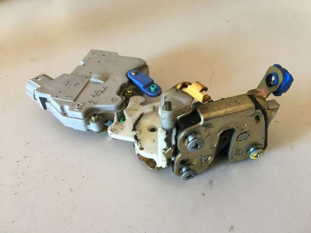Serratura Attuatore chiusura Ant. SX Nissan Terrano II 01 5P. - Foto 4