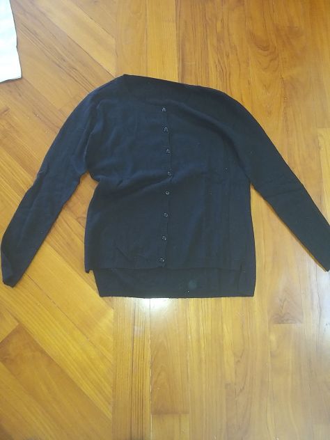 set vestiti donna taglia 46. 1 jeans Sisley  1 camicetta bianca Benetton  1 magl - Foto 3