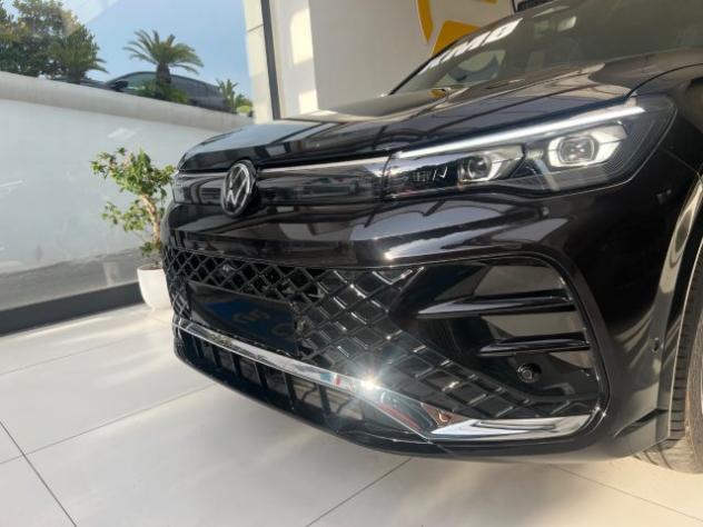 VOLKSWAGEN Tiguan 2.0 TDI 150 CV DSG R-Line Plus da €519,00 mensili rif. 24068274 - Foto 10