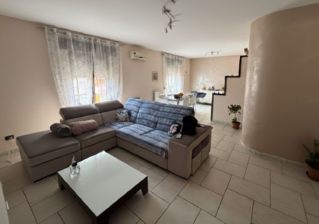 ELEGANTE APPARTAMENTO CON VISTA PANORAMICA E GARAGE - MONDRAGONE - RIF.V3214 - Foto 3