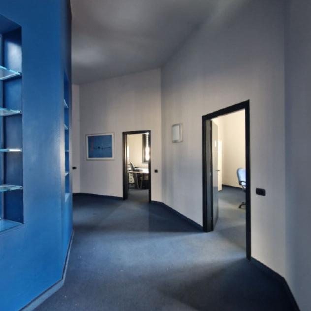 Immobile di 400 m² con più di 5 locali in vendita a Lainate - Foto 9