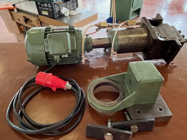 Testa per foratura multipla pneumatica