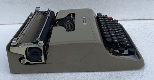 Macchina da Scrivere Olivetti Lettera 22 - Foto 6