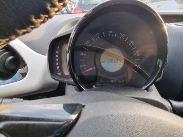 TOYOTA Aygo 1.0 VVT-i 69 CV 5 porte x-play rif. 23434698 - Foto 10