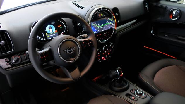 Mini Cooper D Countryman 2.0 150CV AUTOMATICA CLASSIC MIDNIGHT TOTAL BLACK II - FULL LED NAV FULL DISPLAY CLIMA BZ PREMIUM PA - Foto 3