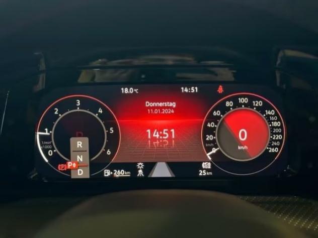 VOLKSWAGEN Golf 2.0 TDI 150 CV DSG SCR R-Line rif. 23680787 - Foto 6