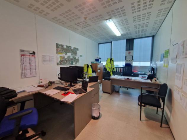 Immobile di 370 m² con più di 5 locali in affitto a Limbiate - Foto 7