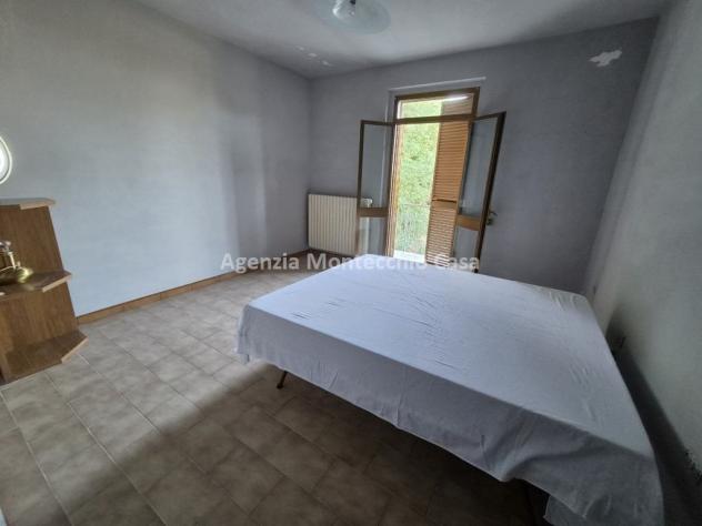 CASA SINGOLA CON DUE APPARTAMENTI, AMPIO TERRENO E VISTA PANORAMICA - Foto 11