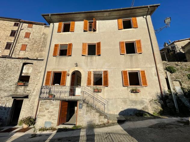 TERRATETTO di 8 vani e di 170 mq (STAZZEMA - Pruno) rif. 615/VT - Foto 3