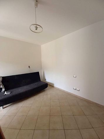 CAPENA TRILOCALE DISTRIBUITO SU 2 LIVELLI SEMI-ARREDATO CON BALCONE DOPPI SERVIZ - Foto 8