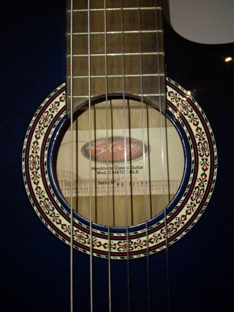 Chitarra acustica Stagg con custodia - Foto 4