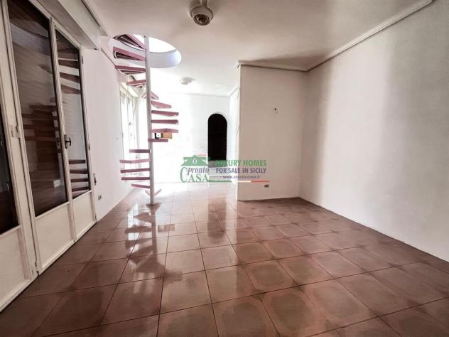 Rif:2704 - Casa indipendente su due livelli con terrazzo e spazi luminosi, Comiso - Foto 2