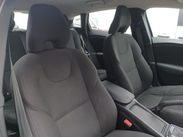 Volvo V40 D3 Geartronic Momentum ANNO 2017 - Foto 10