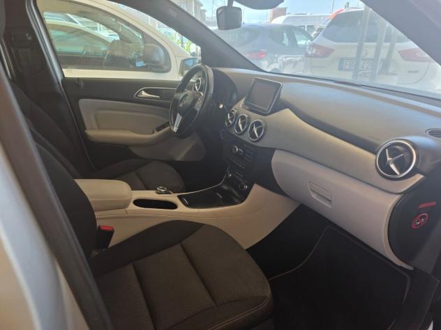 MERCEDES Classe B (T246/242) B 180 CDI BlueEFFICIENCY Premium - Foto 4