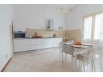 VILLA SINGOLA CON TRE CAMERE E GIARDINO DI 200 MQ