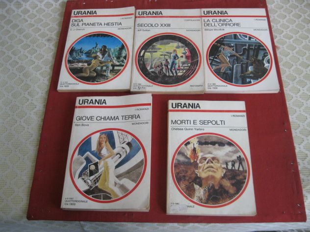 Lotto URANIA I ROMANZI - n. 5 pezzi - anno 1982