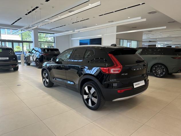 Volvo XC40 T3 automatico Momentum Pro - Foto 7