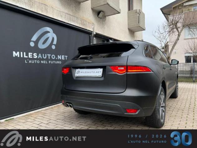 JAGUAR F-Pace 2.0 D 180 CV AWD aut. R-Sport rif. 24059732 - Foto 8