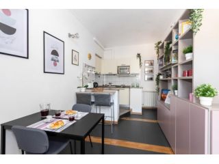 Nice and Cozy Apartment in Crocetta