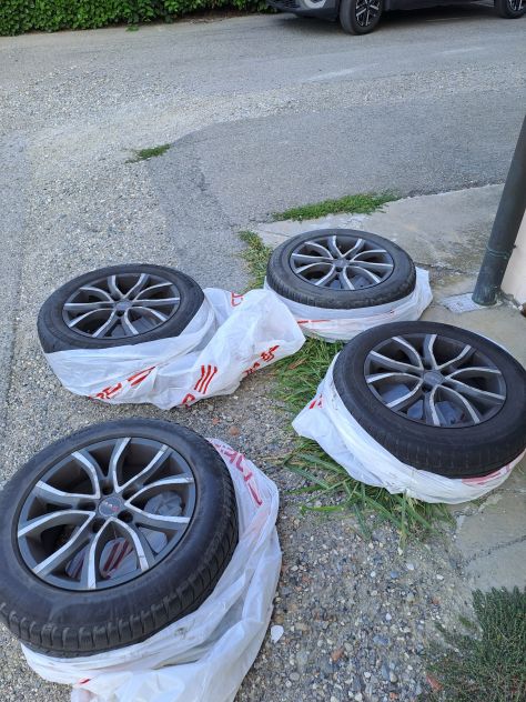 Gomme da neve e cerchi in lega - Foto 3