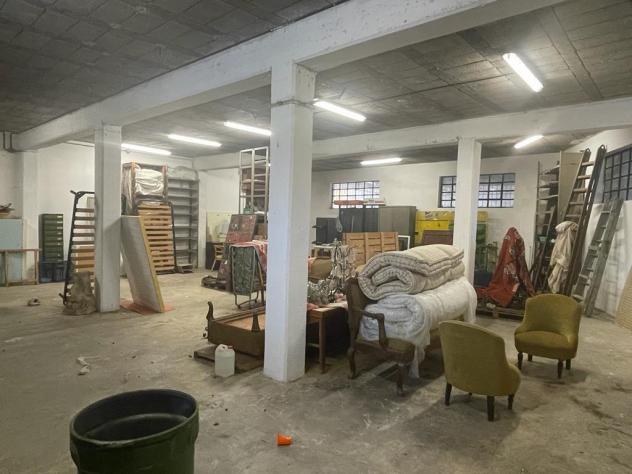 Magazzino in vendita a Avenza - Carrara 130 mq Rif: 1209434