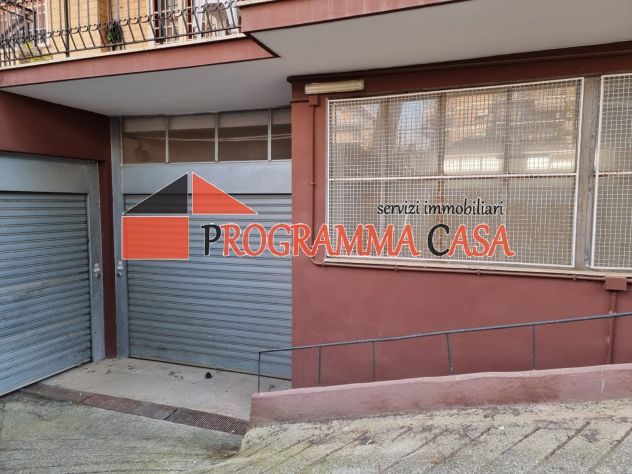 POMEZIA CENTRO VIA ROMA MAGAZZINO 200 MQ H 4 LIBERO SUBITO