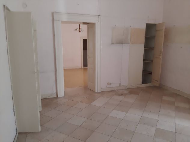 Vendesi appartamento di 3 ampi vani e accessori + box auto + cantinola - Foto 6