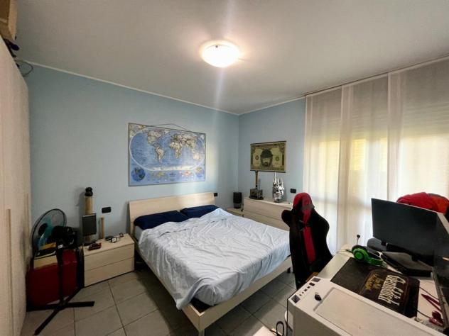 Bilocale con terrazzi coperti, box e ascensore nel cuore del paese - Foto 13