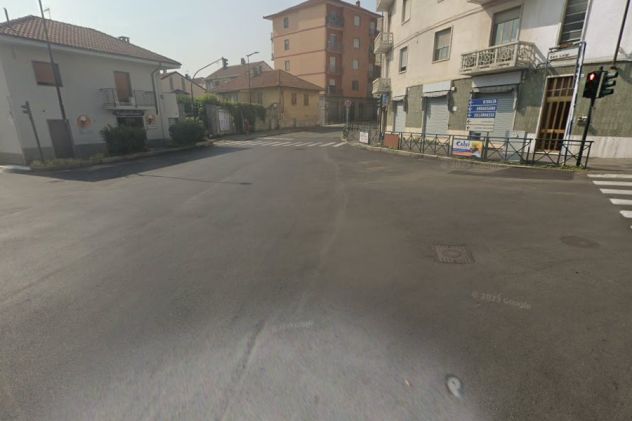 RIVOLI GRAZIOSA SEMI INDIPENDENTE CON GIARDINO PRIVATO