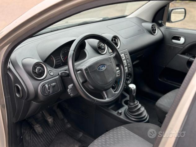 Ford Fiesta 1.4 TDCi 5p. Zetec - Foto 5