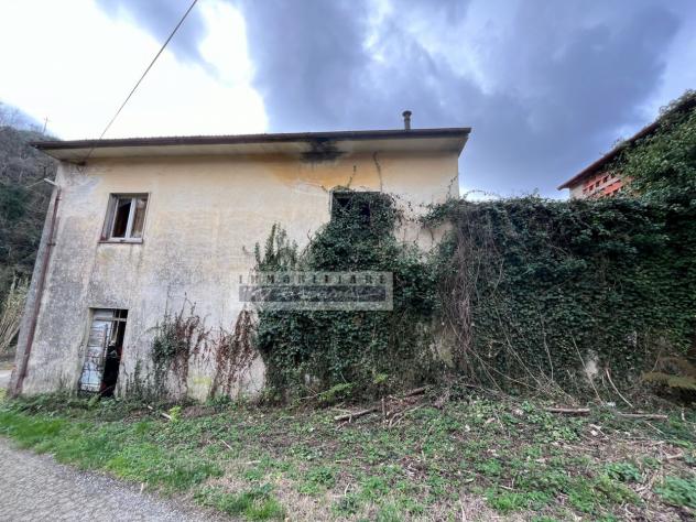 CASA INDIPENDENTE di 14 vani e di 533 mq (MASSAROSA - Borrone) rif. A799 - Foto 5