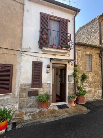 APPARTAMENTO di 2 vani e di 45 mq (SORANO) rif. SANQUI38