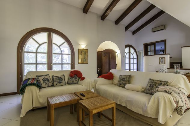 TORRI DI Q. LO: ELEGANTE VILLA CON GIARDINO DI OLTRE MQ. 1.000 - Foto 2