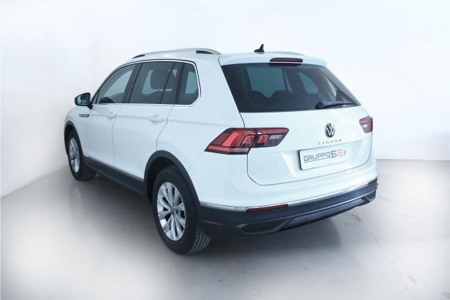 Volkswagen Tiguan 2.0 TDI SCR Life / Fari LED - Digital Cockpit Pro - Side assist - ACC - Ambient Pack - Cristalli posteriori e lunotto oscurati - Foto 6