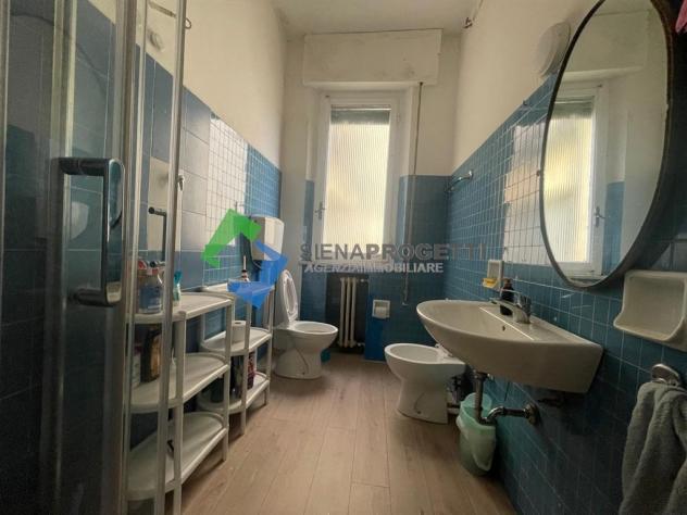 Viale Mazzini, grande appartamento con ingresso al piano terreno con posto auto e terrazzo esclusivo. . - Foto 12