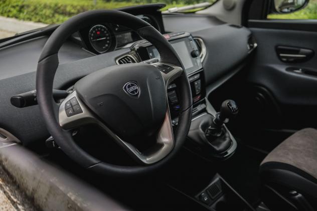 Lancia Ypsilon 1.0 FireFly 5 porte S&S Hybrid Gold - Foto 8