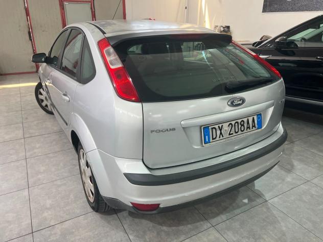 Ford Focus 1.8 TDCi 115CV 2007 - Foto 2