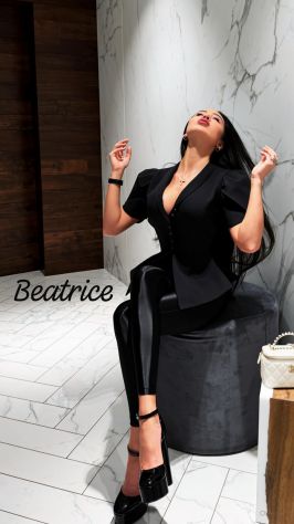 Beatrice... 26 anni... relax, tantra, nuru, futon, body... Tel:3408684793