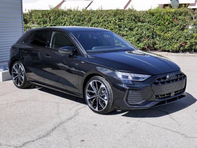 AUDI A3 Sportback (NEW) 2.0 Tdi 150cv S-tronic S-line Ed. rif. 24097644 - Foto 4