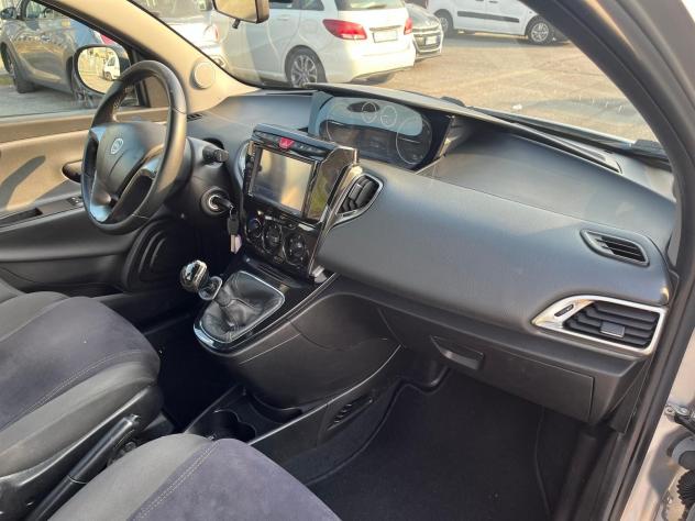 Lancia Ypsilon 0.9 TwinAir 85 CV 5 porte Metano Ecochic Silver - Foto 9