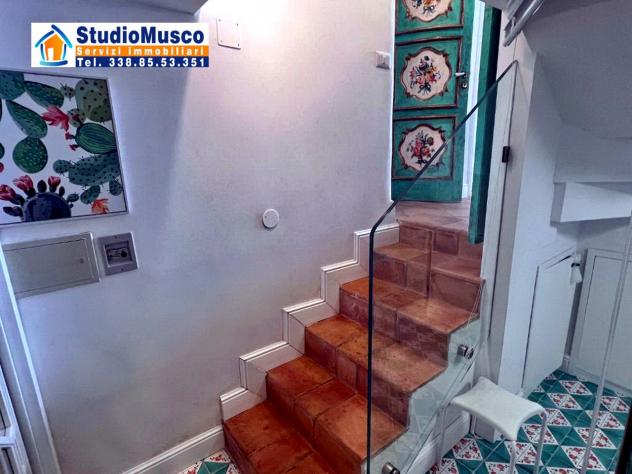 StudioMusco vende a Capri, in via Camerelle, la più prestigiosa strada dello shopping, introvabile appartamento con terrazzo a livello e vista panoram - Foto 17