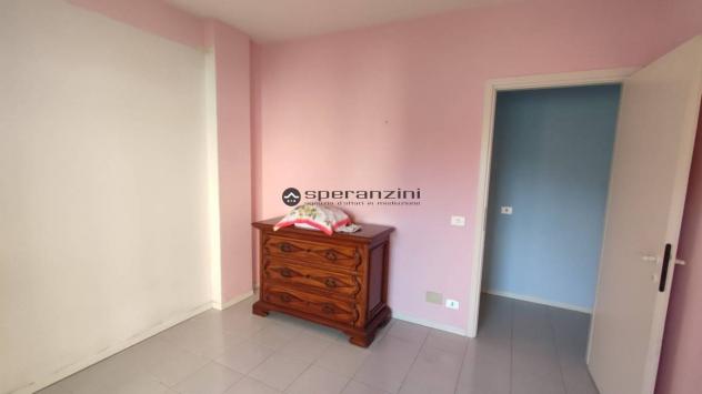 Fossombrone proponiamo in vendita in una zona residenziale e tranquilla, appartamento al piano terra di circa 80 mq scoperto esclusivo.
l'appartamento - Foto 13