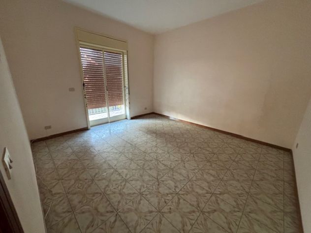 APPARTAMENTO 5 VANI + AREA A PARCHEGGIO - Foto 5